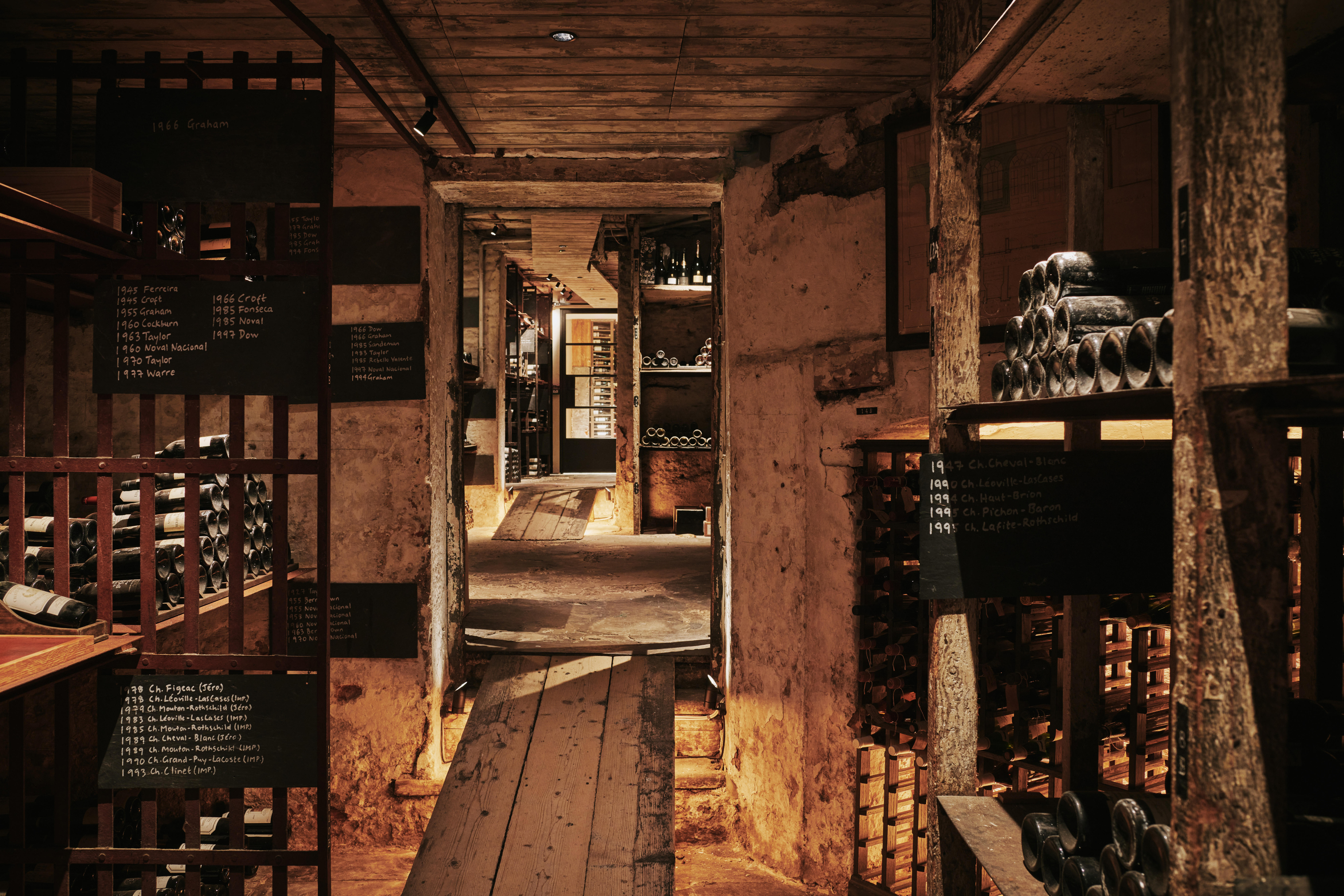 90068001842_Cellar-tour_0000_01