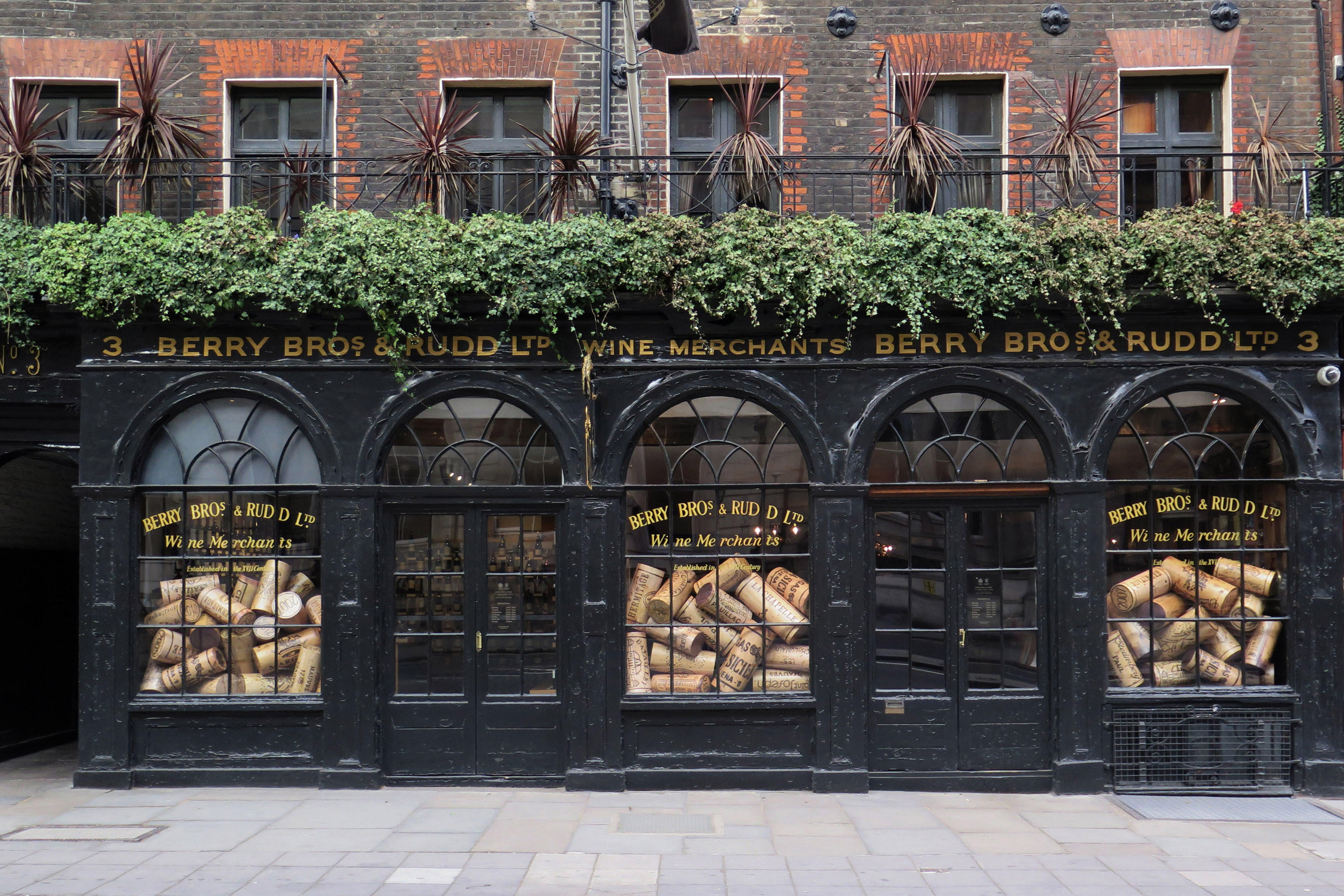 London_No3-Window-Display_Large-Corks2015_3-2