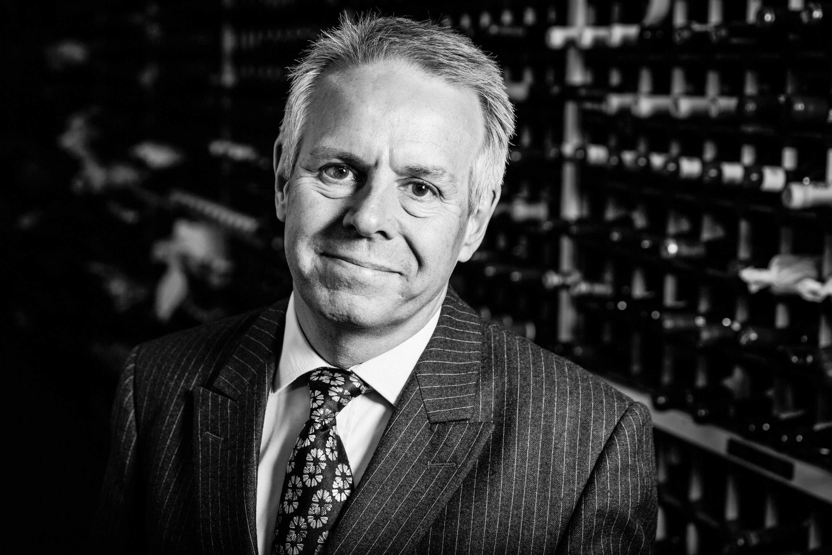 Mark-Pardoe_Black-and-white