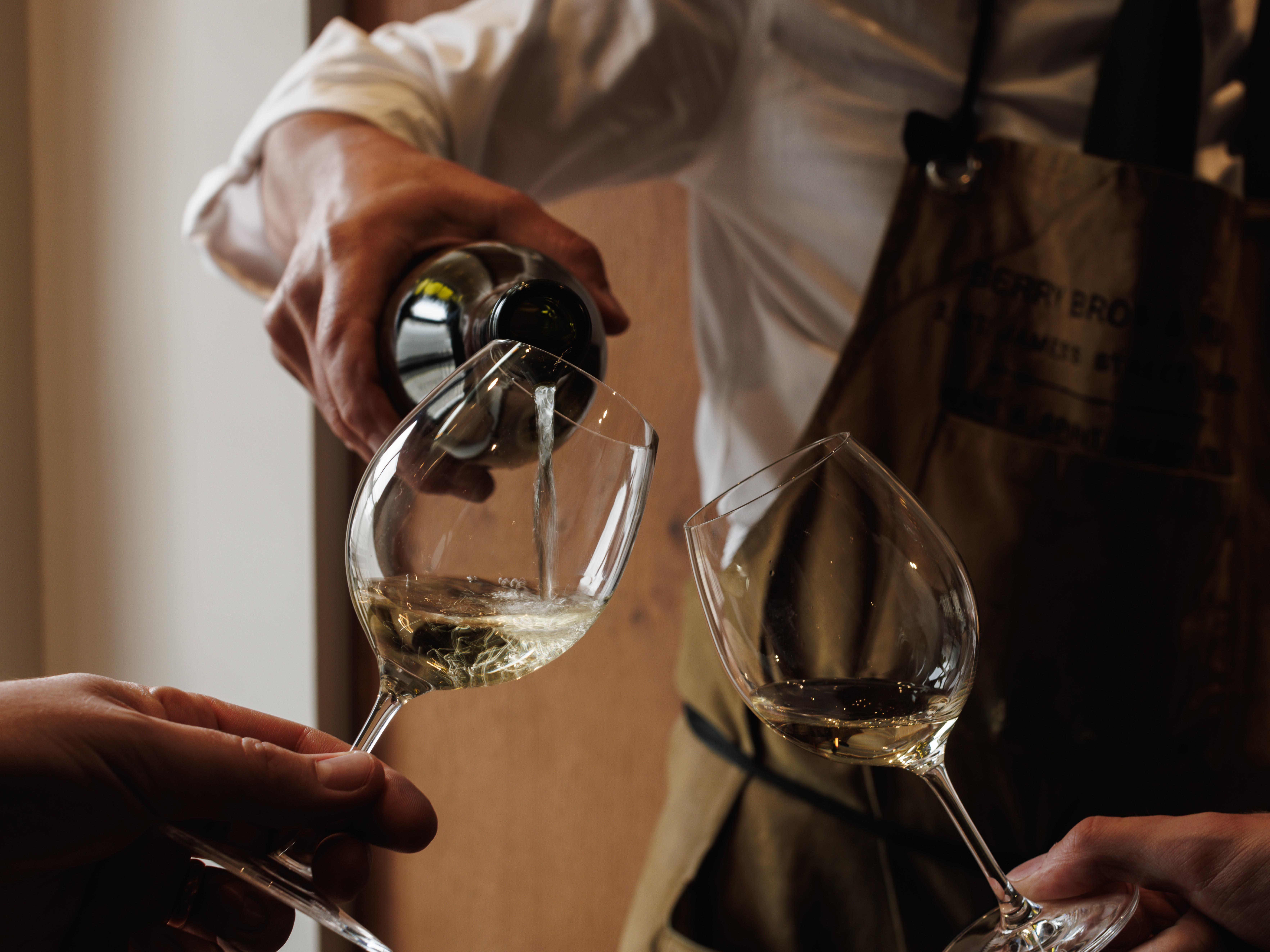 Pall-Mall-Wine-Shop-people-August-2024-51